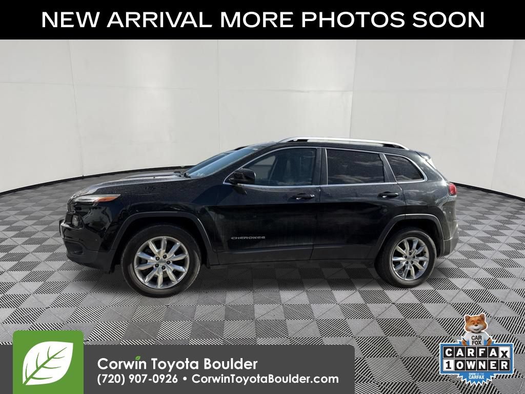 Used 2016 Jeep Cherokee Limited w/ Luxury Group AWD/4WD image 4