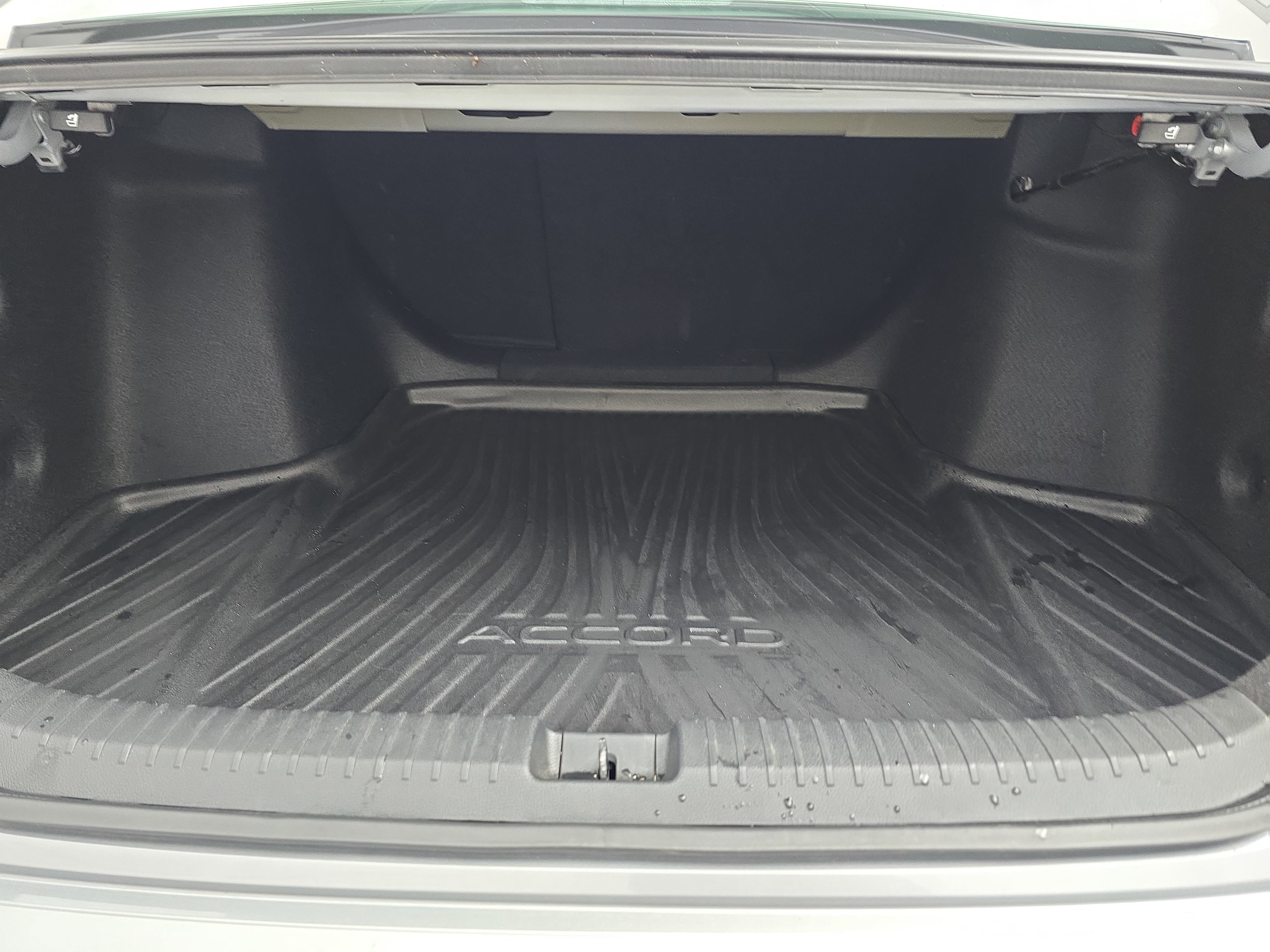 Used 2023 Honda Accord Touring image 12