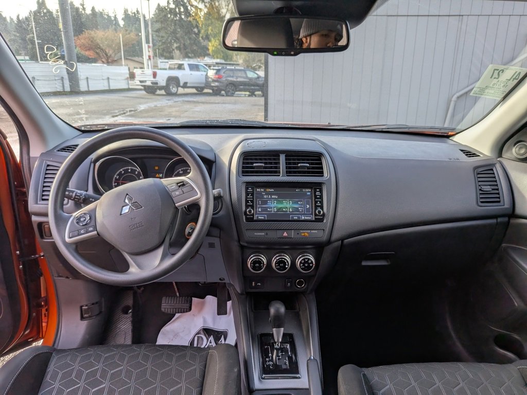Used 2024 Mitsubishi Outlander Sport LE image 9