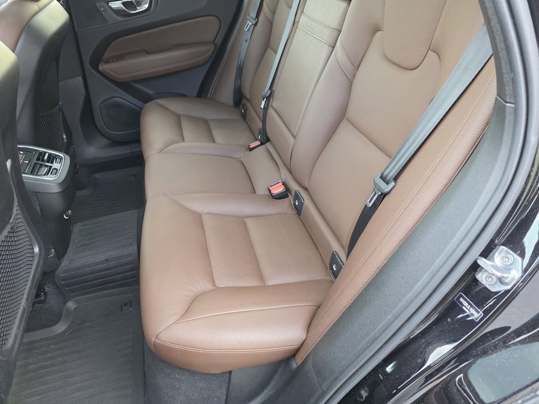 Used 2020 Volvo XC60 T5 Inscription w/ Protection Package image 13