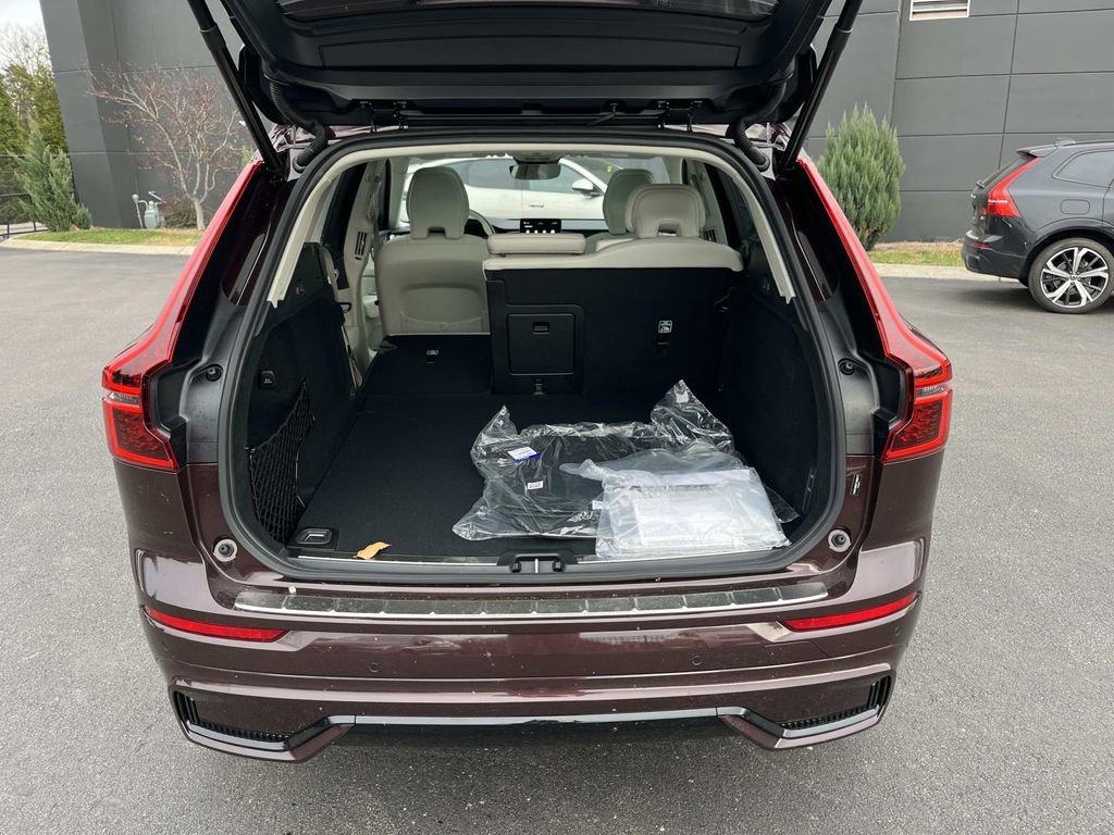New 2026 Volvo XC60 B5 Ultra w/ Climate Package image 12