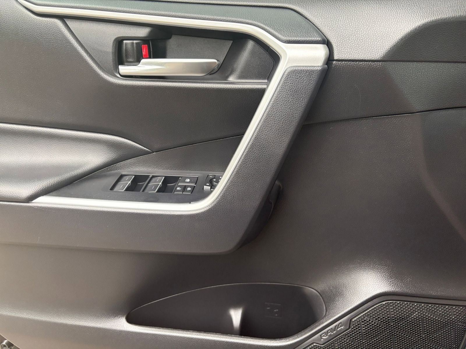 Used 2024 Toyota RAV4 XLE image 20