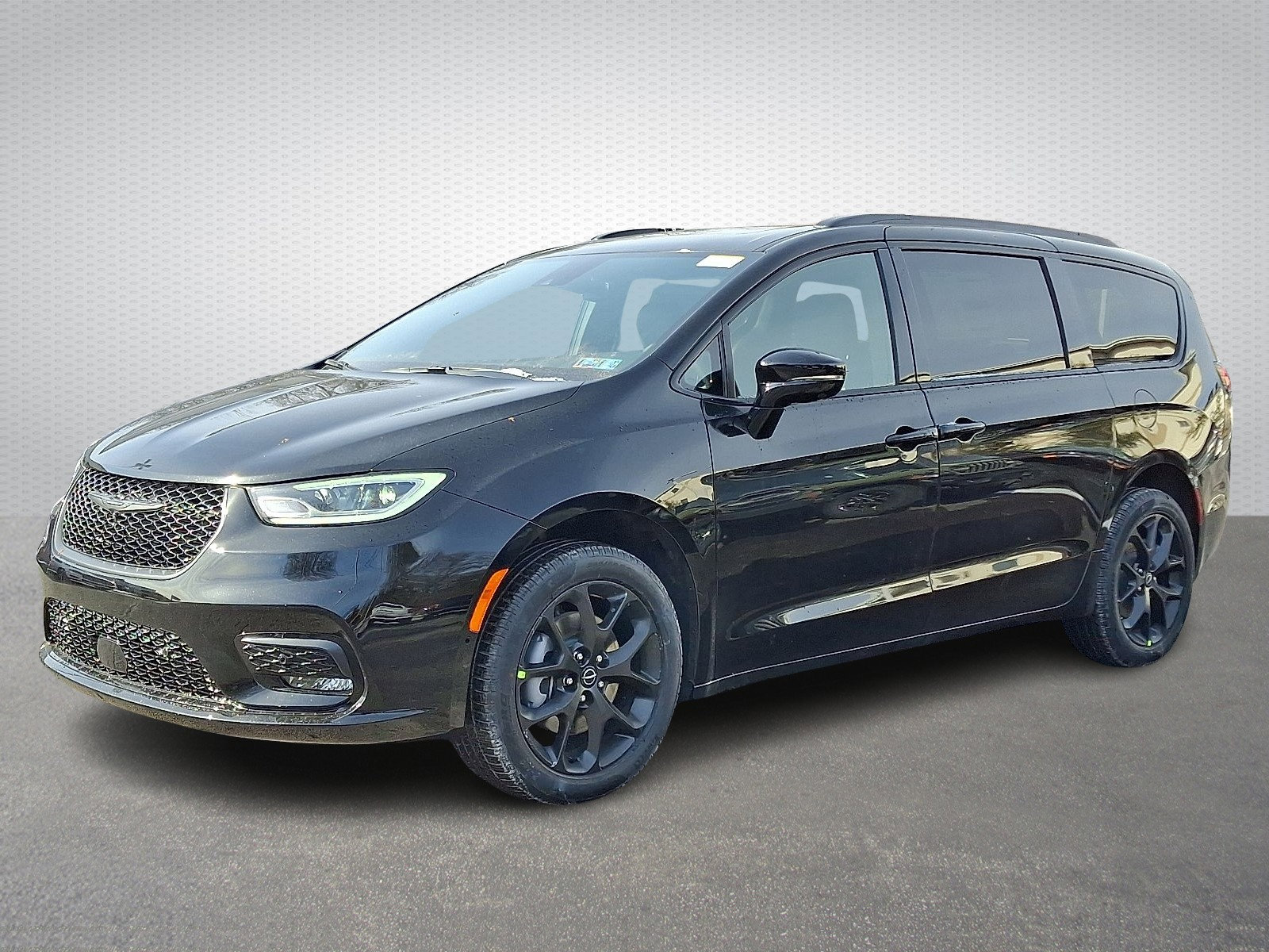 New 2026 Chrysler Pacifica Limited image 3