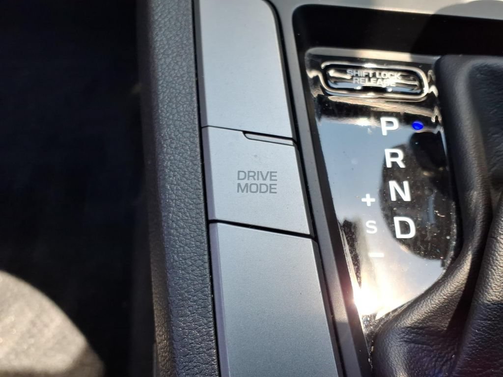 Used 2020 Hyundai Elantra SEL w/ Cargo Package (C1) FWD image 18