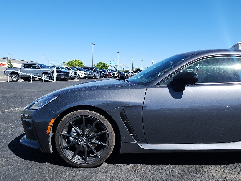 Used 2025 Toyota GR86 Premium RWD image 10