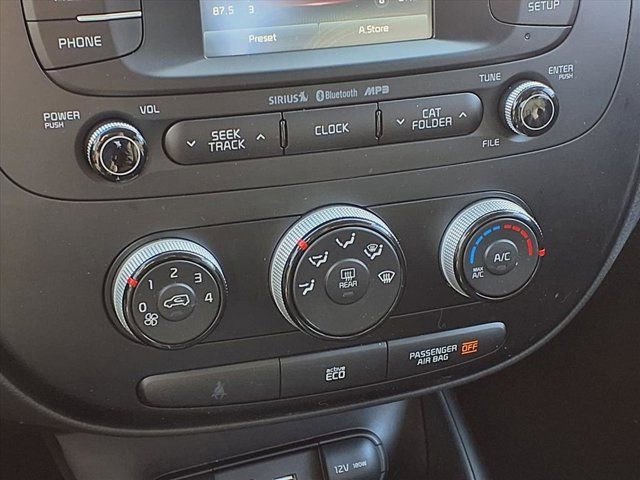 Used 2016 Kia Soul + image 8