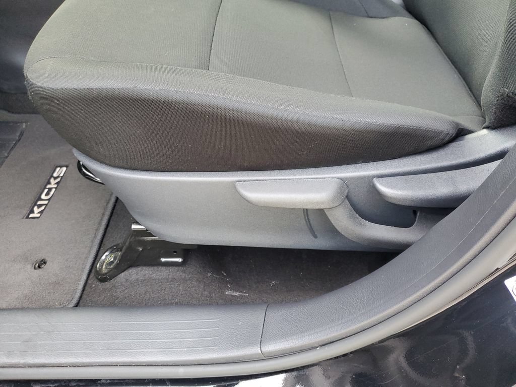 Certified 2025 Nissan Kicks Play S FWD image 20