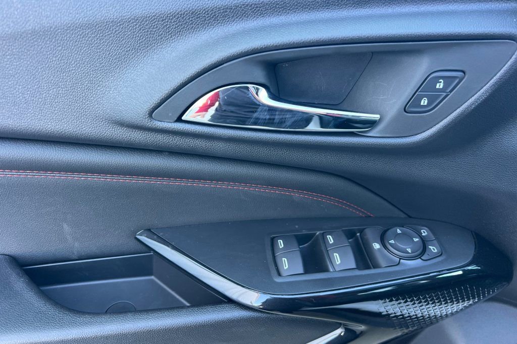 New 2026 Chevrolet Trax RS w/ Sunroof Package image 8