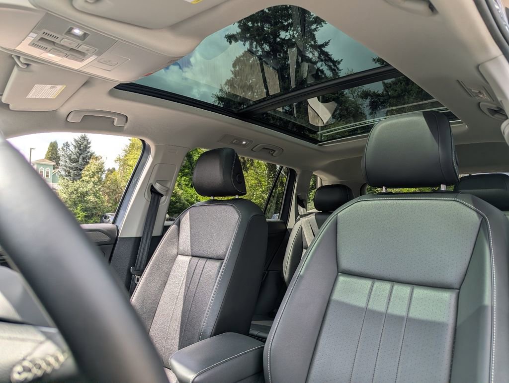 Certified 2024 Volkswagen Tiguan SE w/ Panoramic Sunroof Package image 22