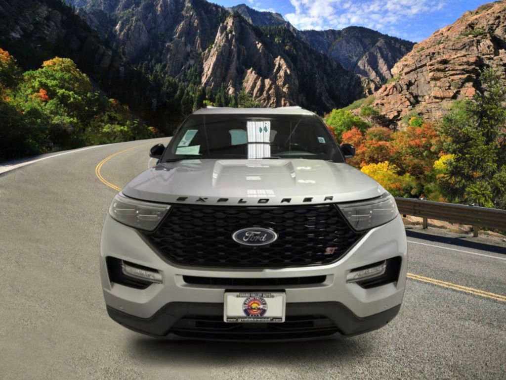 Used 2020 Ford Explorer ST w/ ST Street Pack image 4