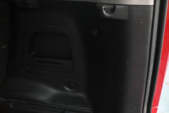 Used 2013 Kia Soul + FWD image 33