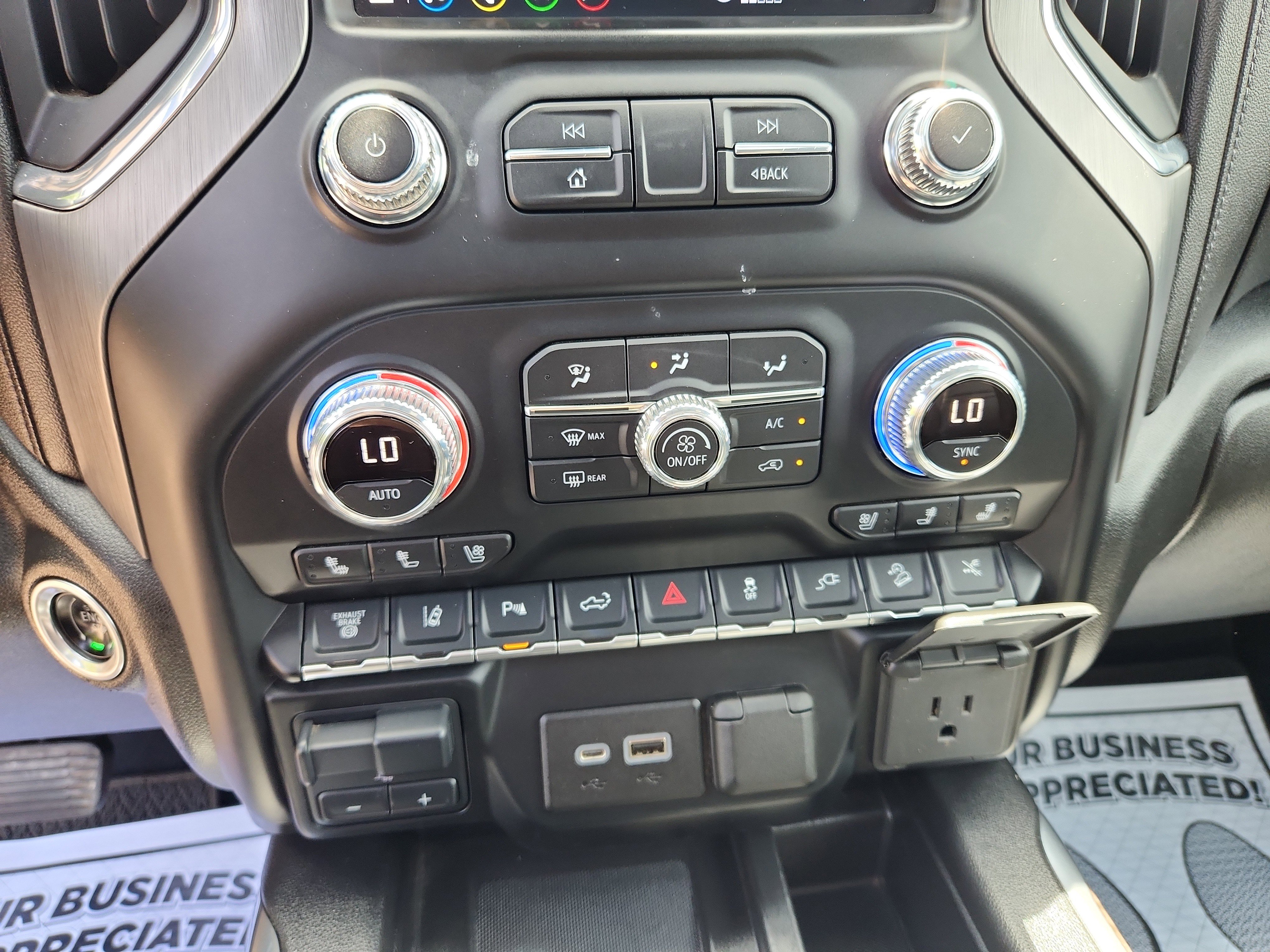 Used 2021 GMC Sierra 2500 Denali w/ Denali Ultimate Package AWD/4WD image 29