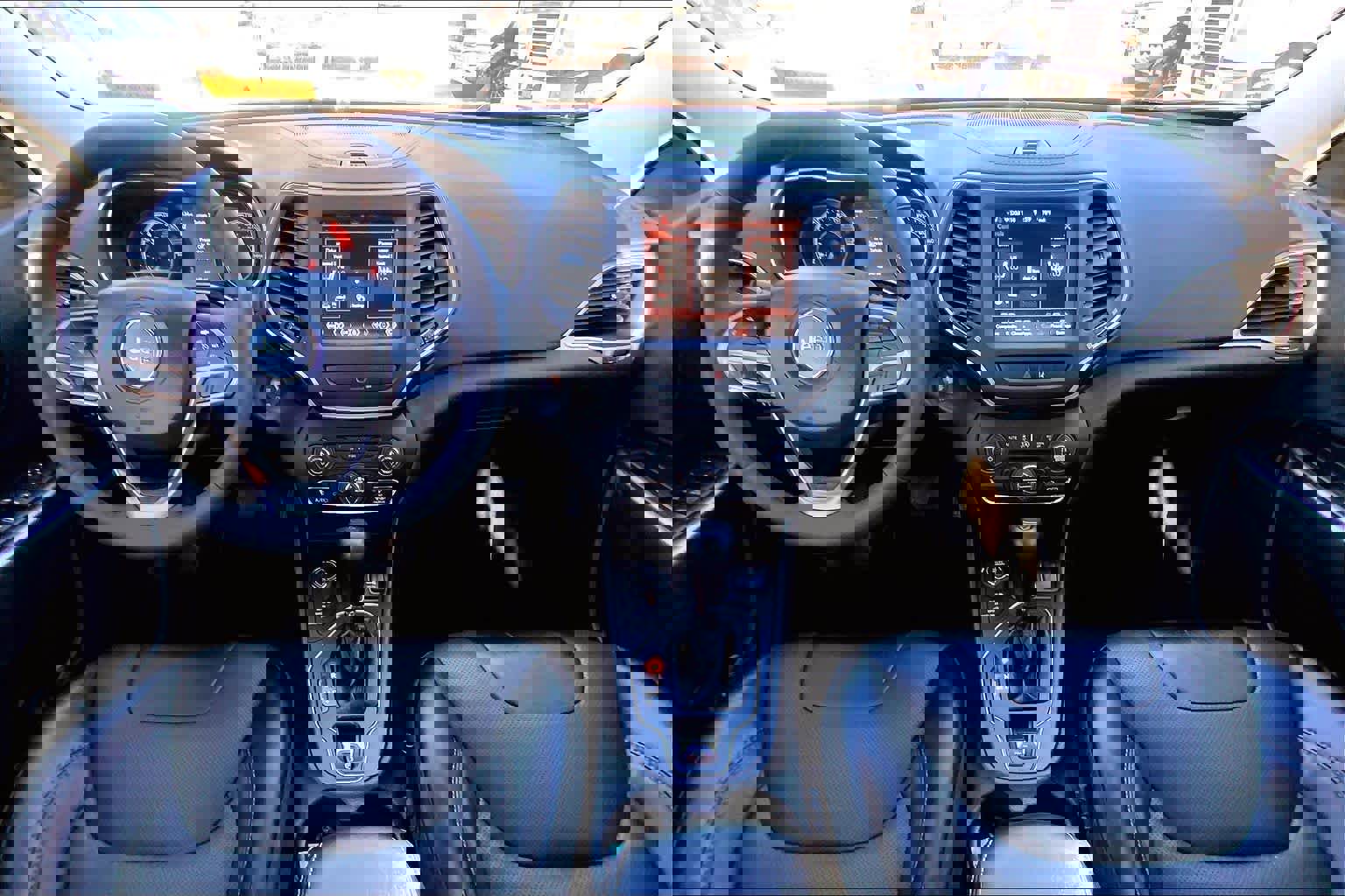 Used 2022 Jeep Cherokee Latitude Lux image 14