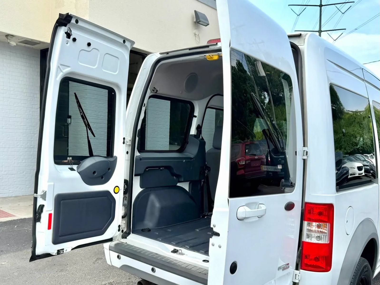 Used 2011 Ford Transit Connect XLT Premium FWD image 23