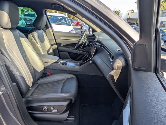 Used 2023 Maserati Grecale GT image 18