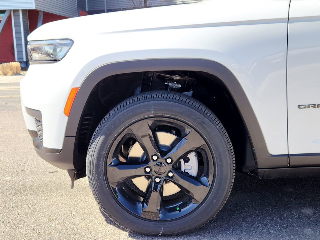 New 2025 Jeep Grand Cherokee L Laredo AWD/4WD image 10