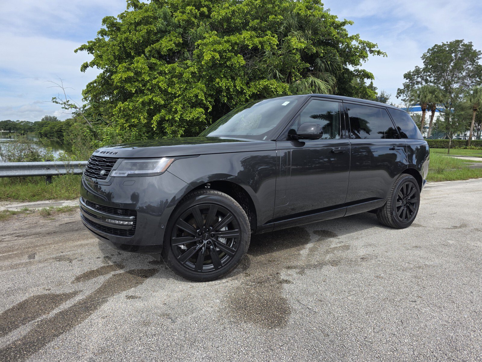 New 2026 Land Rover Range Rover Long Wheelbase SE