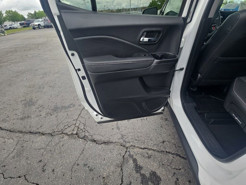 Certified 2025 Honda Ridgeline RTL image 26