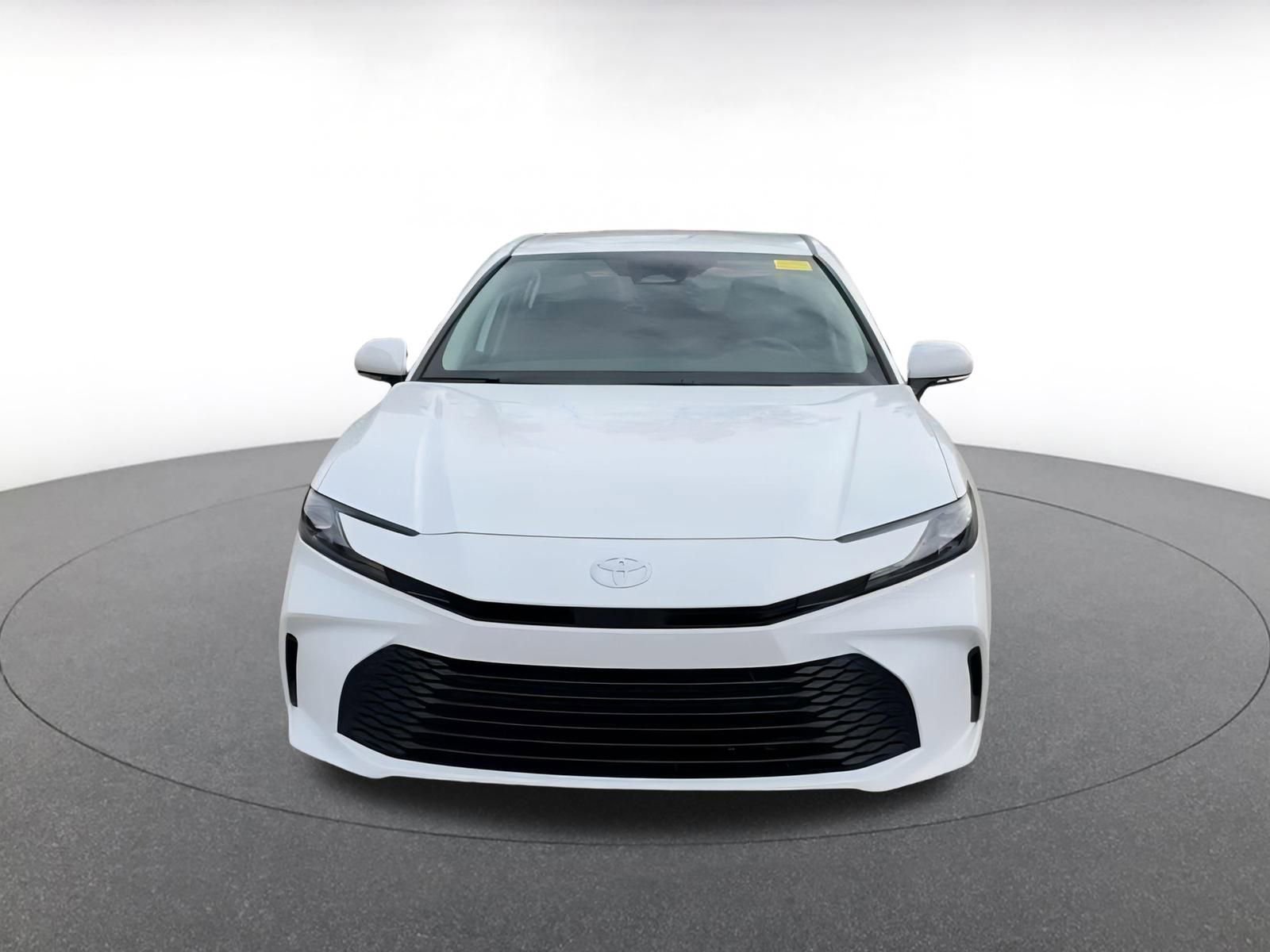 Used 2025 Toyota Camry LE image 4