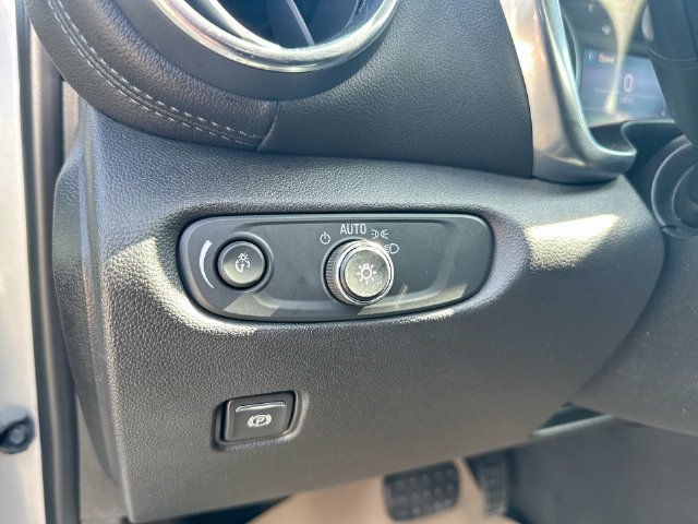 Used 2019 Chevrolet Blazer LT FWD image 48