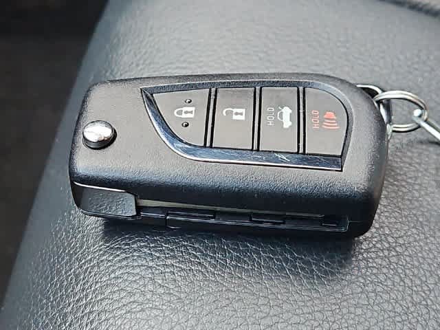 Used 2022 Toyota Camry SE FWD image 28