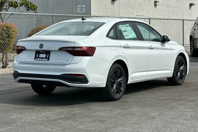 New 2024 Volkswagen Jetta SE image 4