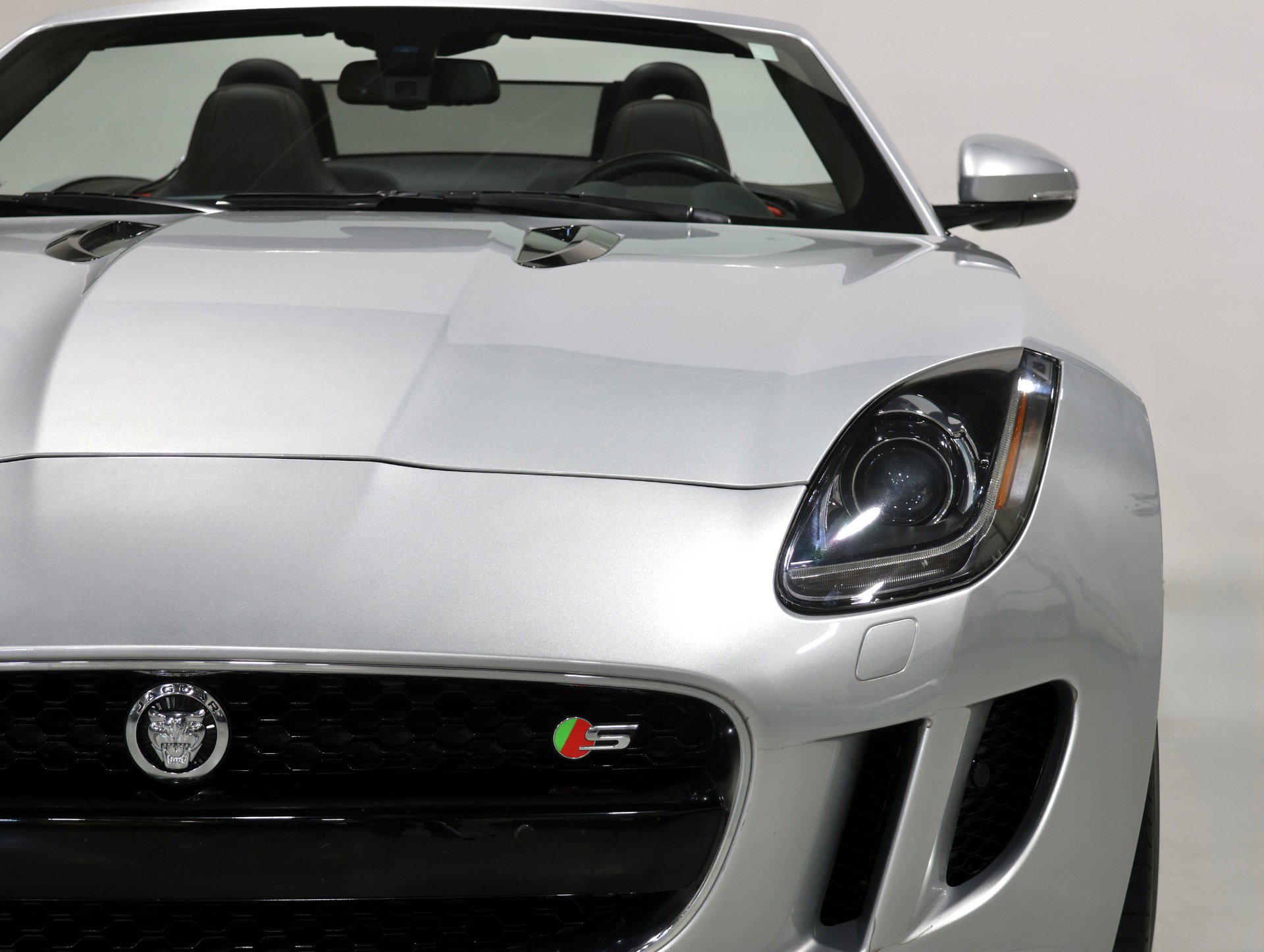 Used 2014 Jaguar F-TYPE S image 34