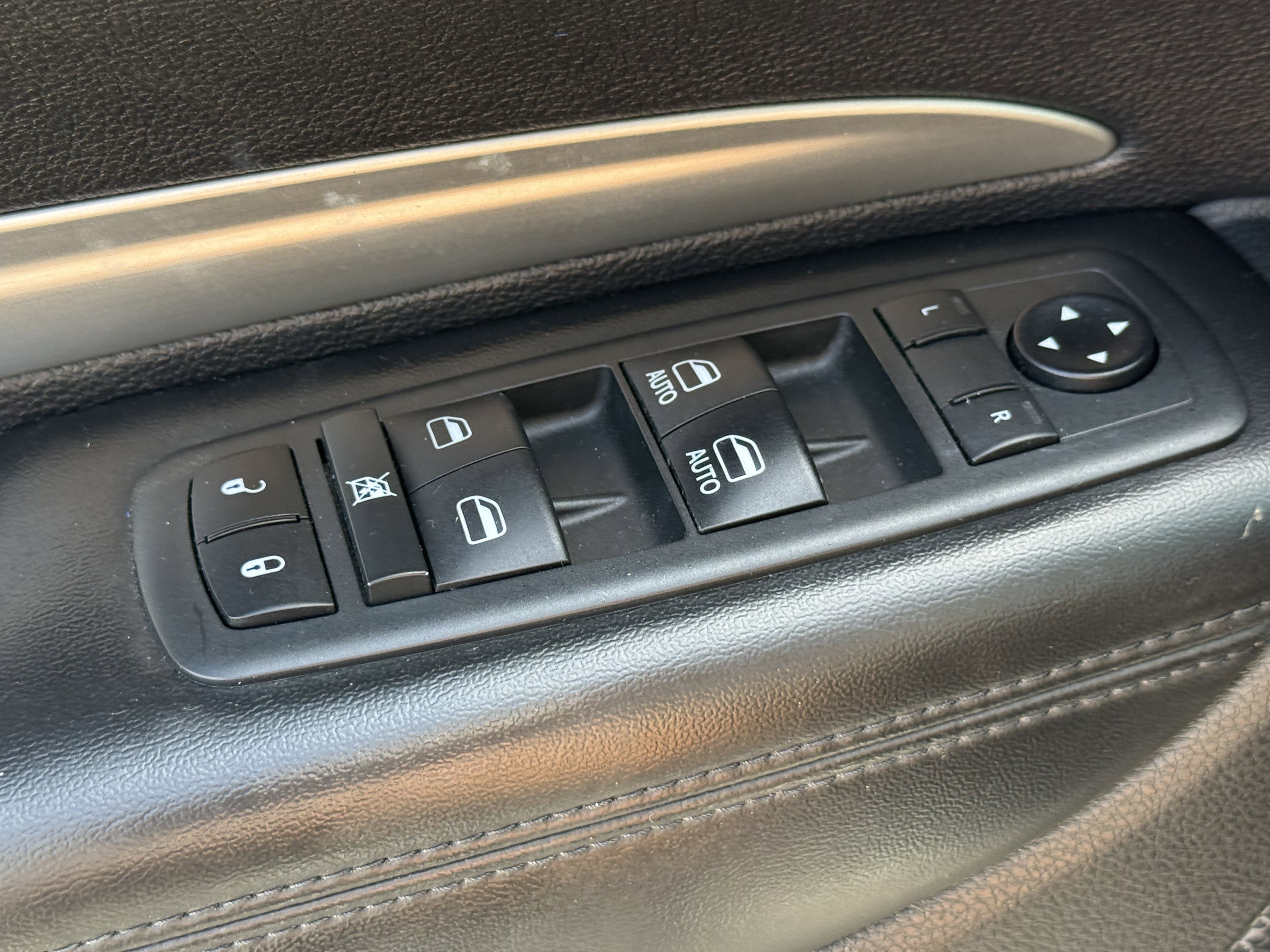 Used 2020 Dodge Durango SXT w/ 3rd Row Seating Group image 26