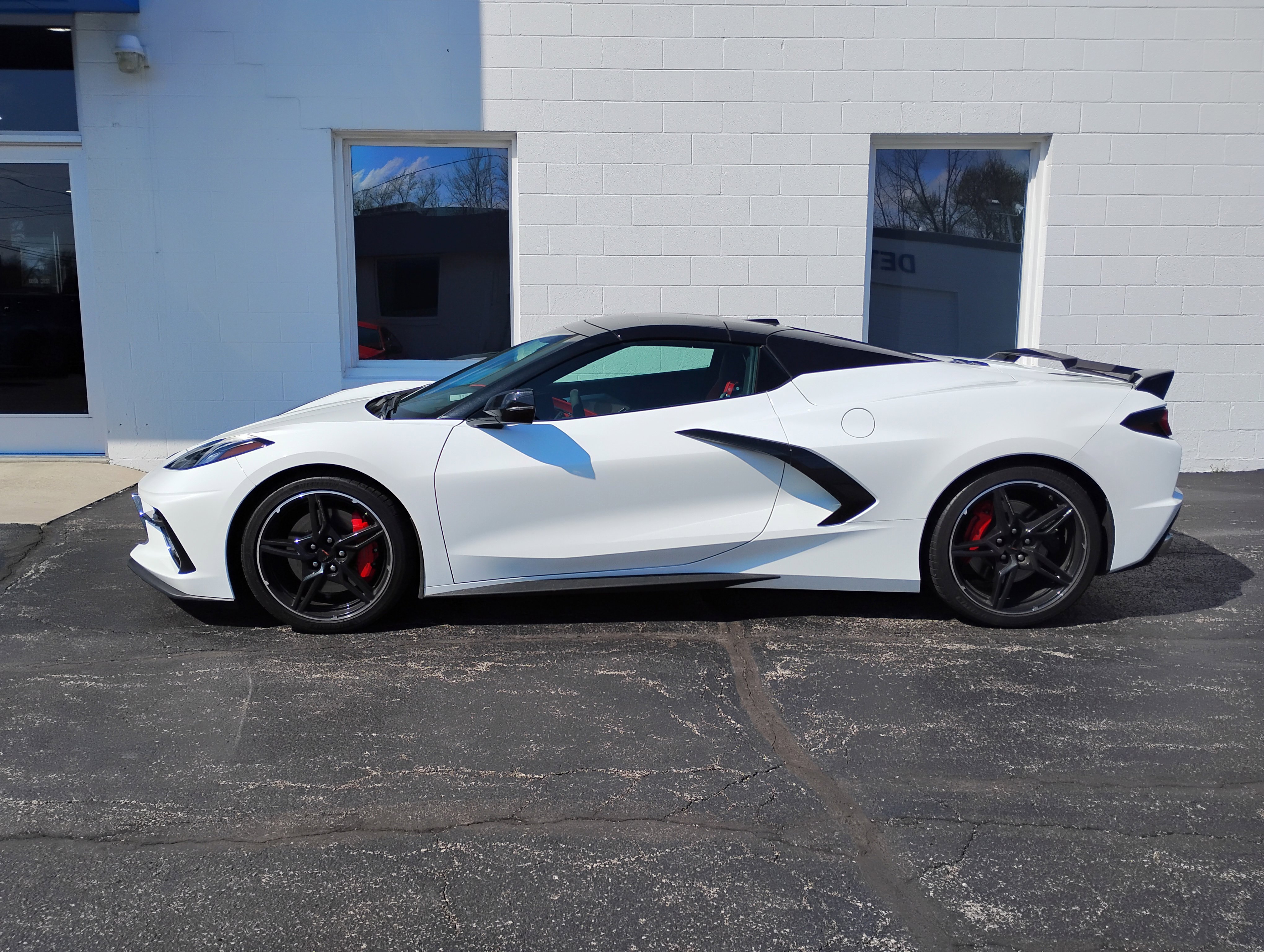 Used 2023 Chevrolet Corvette Stingray Premium Conv w/ Z51 Performance Package image 5