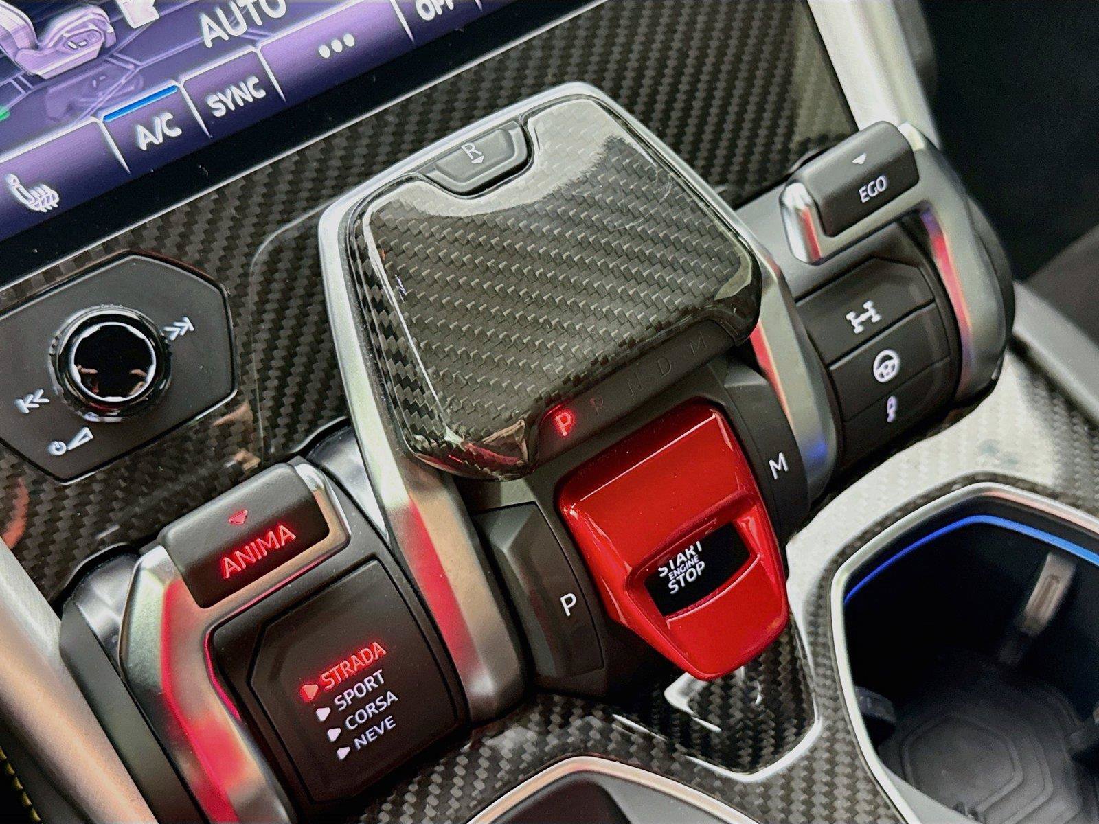 Used 2020 Lamborghini Urus AWD/4WD image 22
