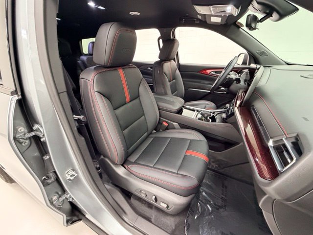 Certified 2026 Chevrolet Traverse RS FWD image 25