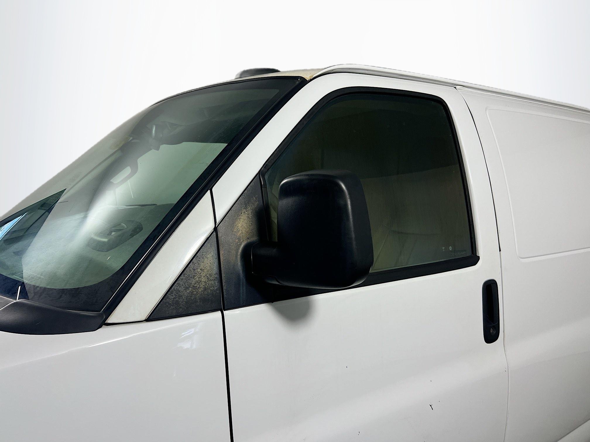 Used 2020 Chevrolet Express 3500 Extended w/ Driver Convenience Package RWD image 12