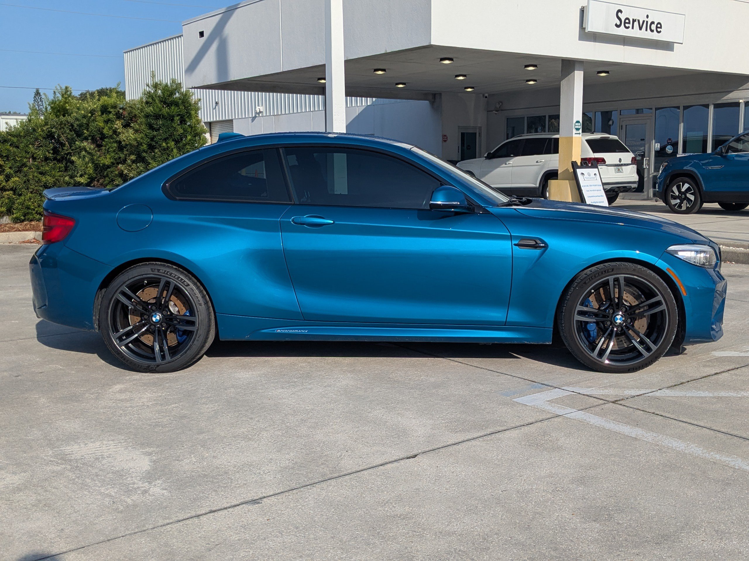 Used 2018 BMW M2 RWD image 2