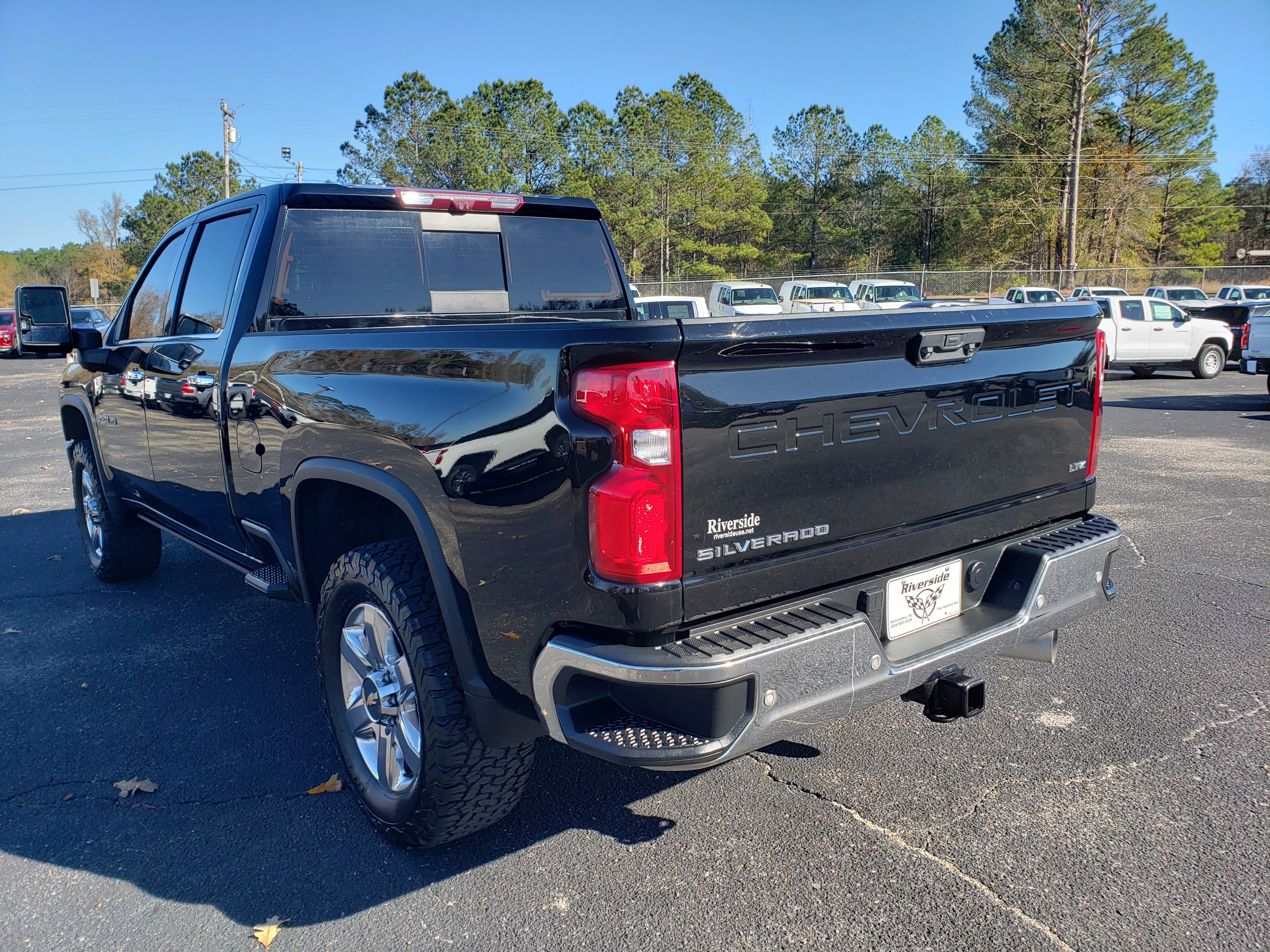 Used 2022 Chevrolet Silverado 2500 LTZ w/ LTZ Premium Package image 3