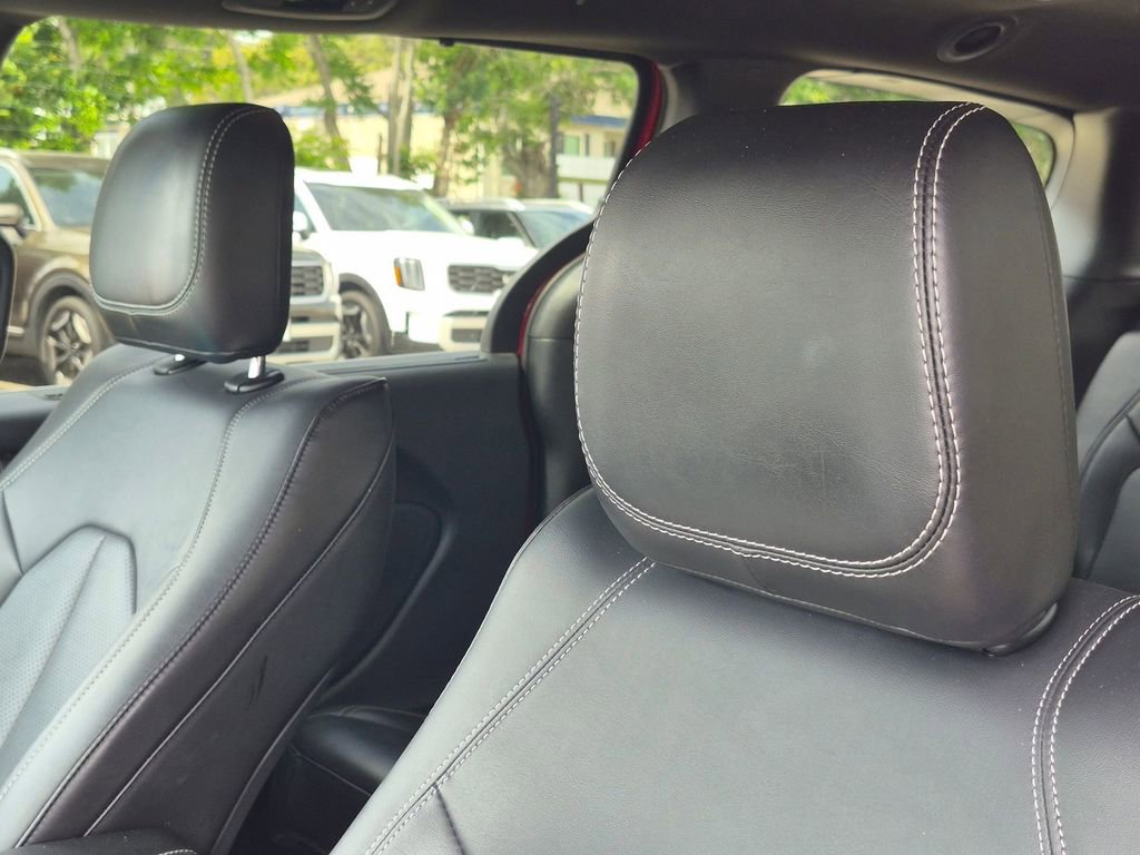 Used 2025 Chrysler Pacifica Select FWD image 21