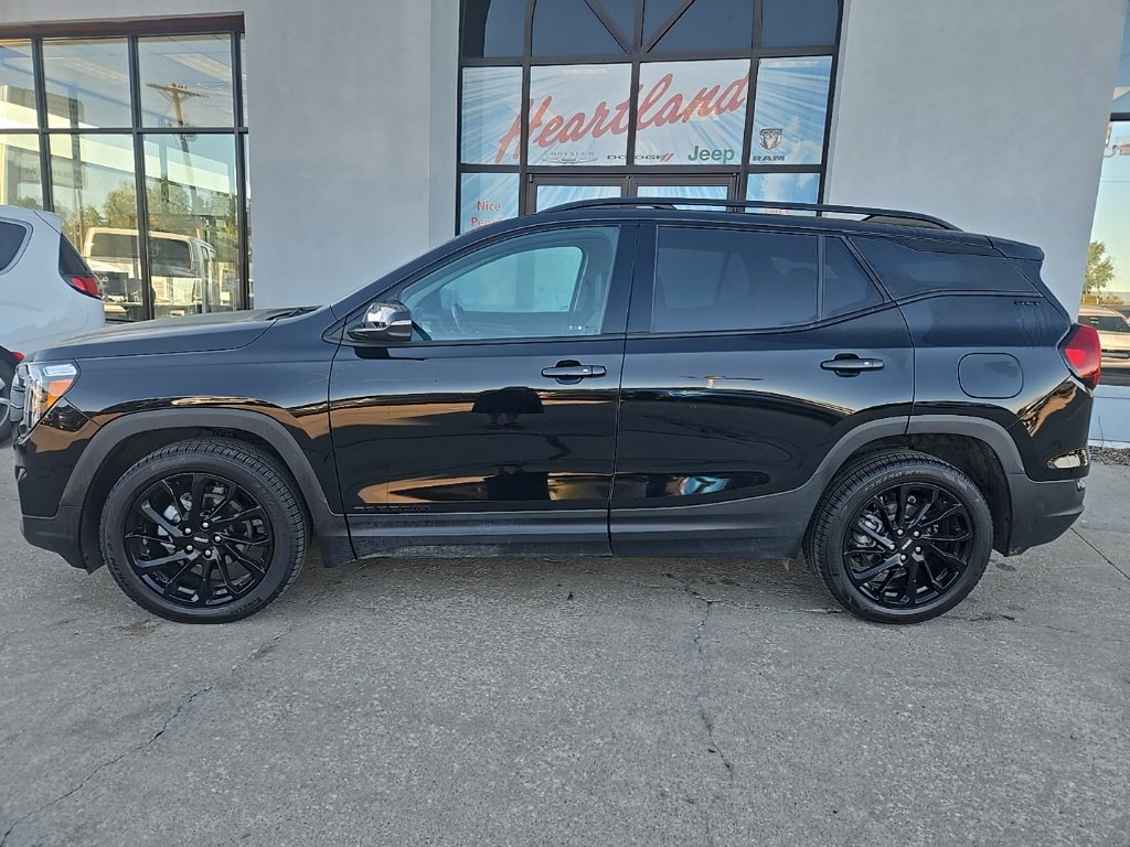 Used 2024 GMC Terrain SLT w/ Elevation Edition AWD/4WD image 3