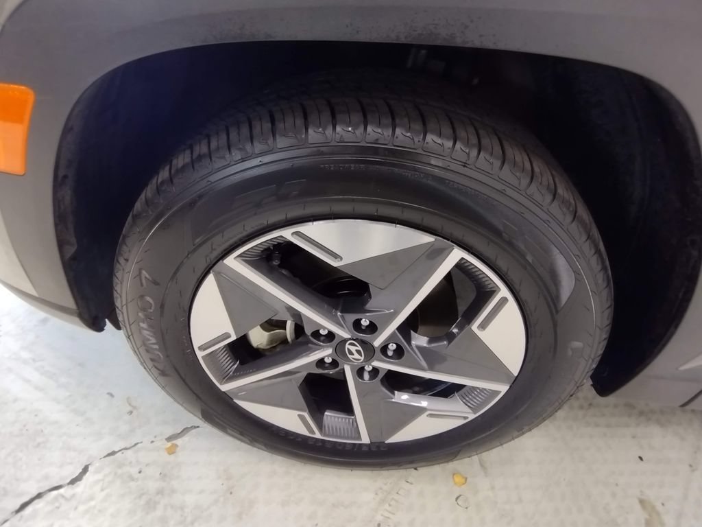 Certified 2025 Hyundai Tucson SEL AWD/4WD image 6