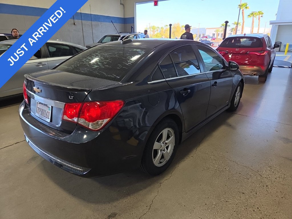 Used 2016 Chevrolet Cruze LT w/ Sun And Sound Package FWD image 3