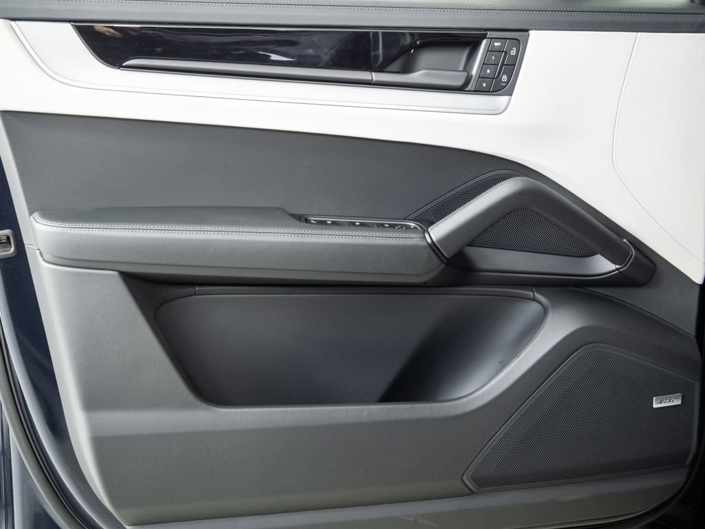New 2026 Porsche Cayenne Base image 6