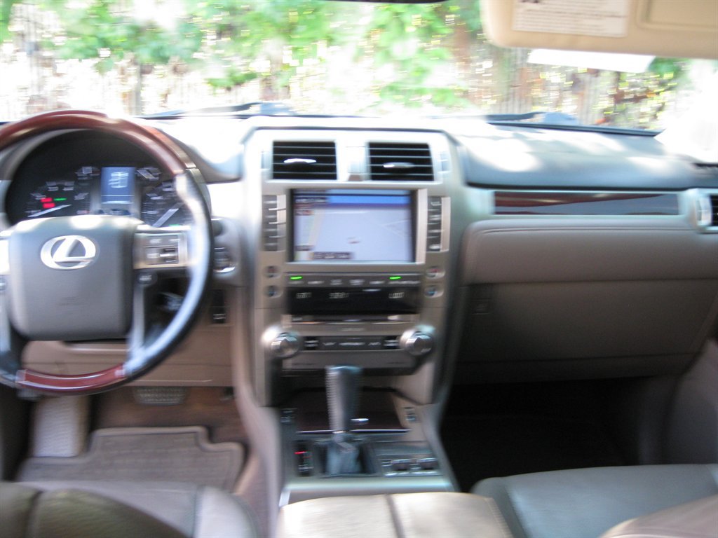 Used 2014 Lexus GX 460 w/ Premium Package AWD/4WD image 34