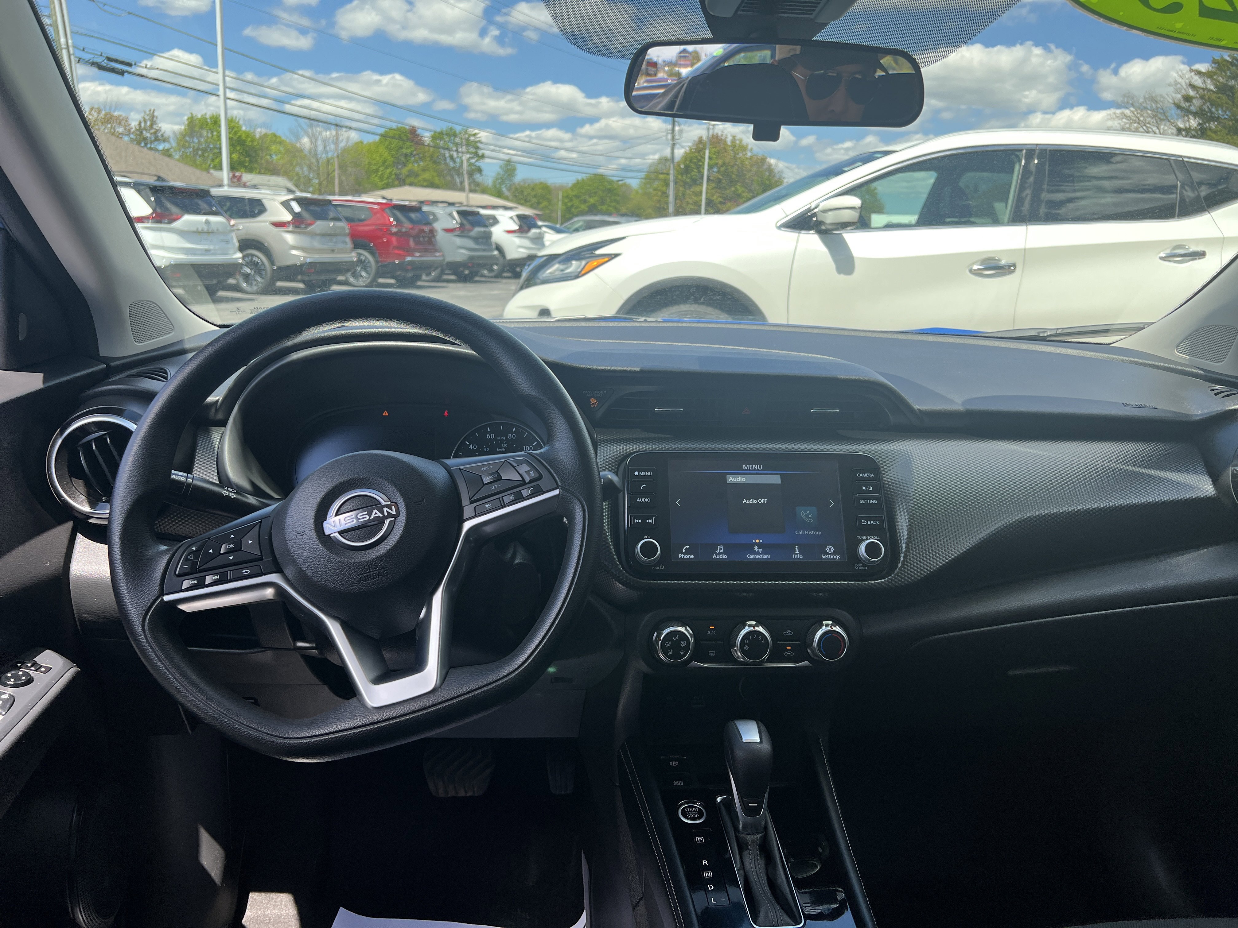 Used 2023 Nissan Kicks SV FWD image 4