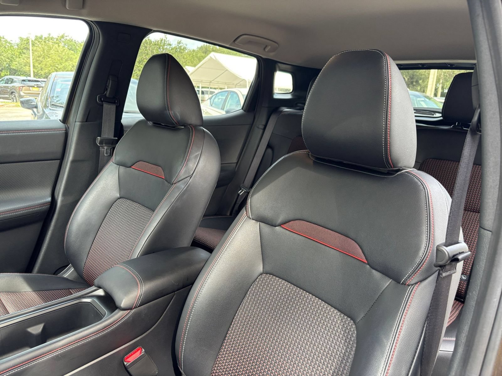 Used 2026 Nissan Kicks SR FWD image 34