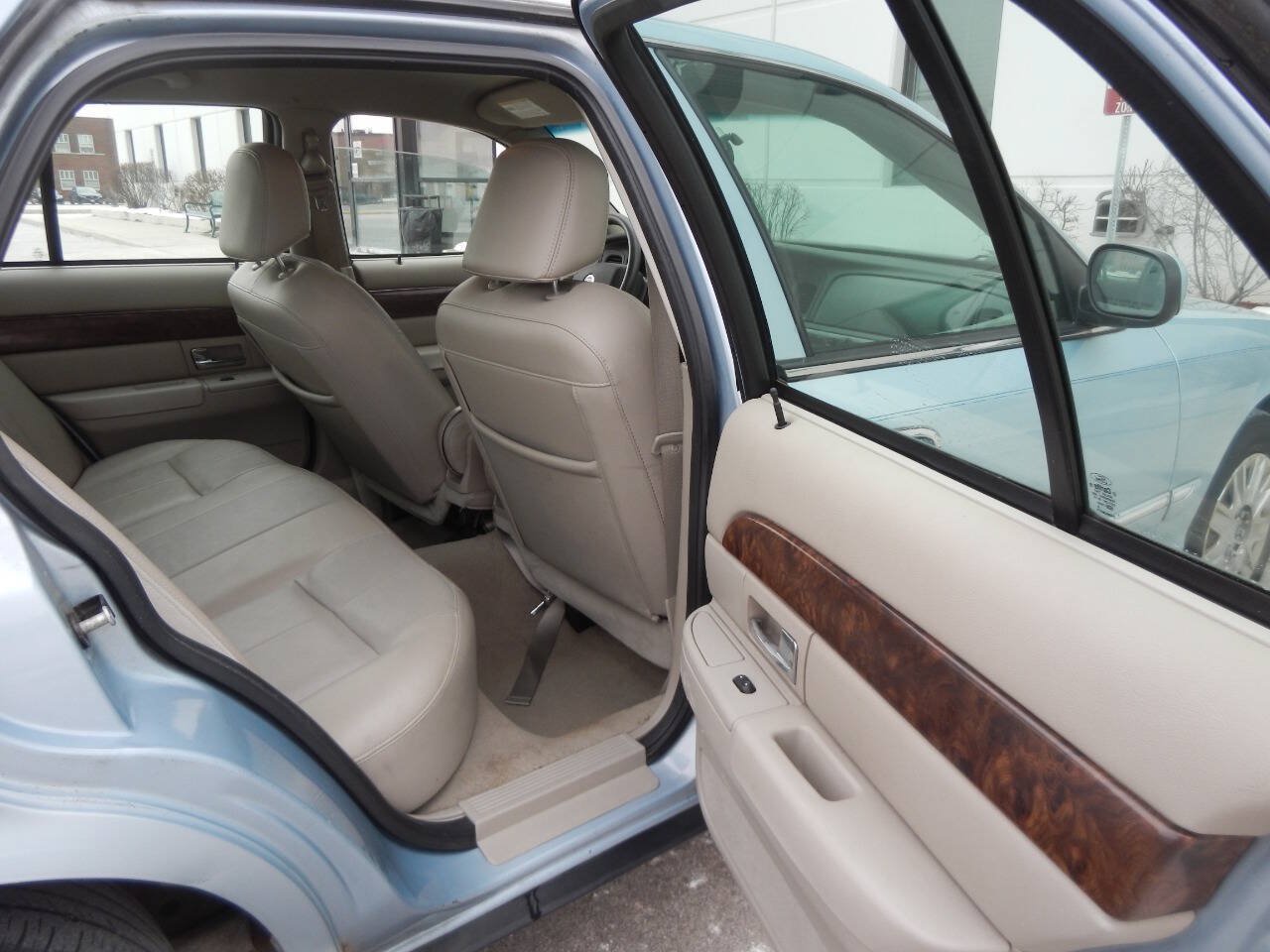 Used 2006 Mercury Grand Marquis GS RWD image 28