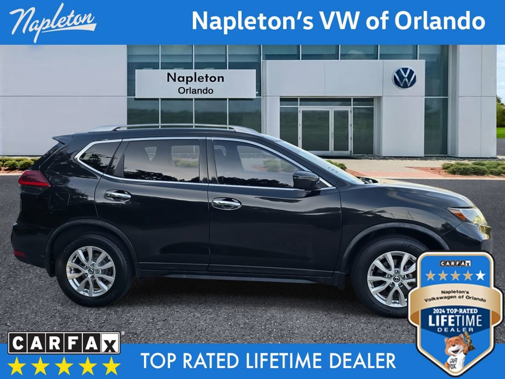 Used 2020 Nissan Rogue SV image 3