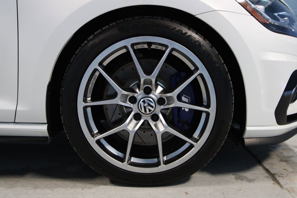 Used 2019 Volkswagen Golf R 4-Door image 31