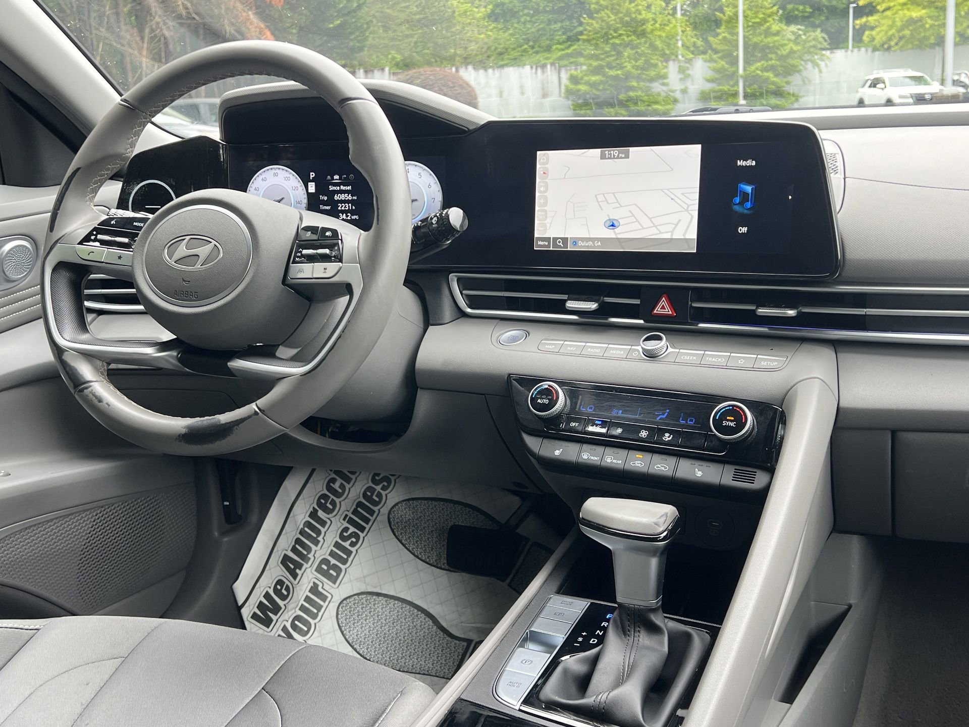 Used 2025 Hyundai Elantra SEL FWD image 3