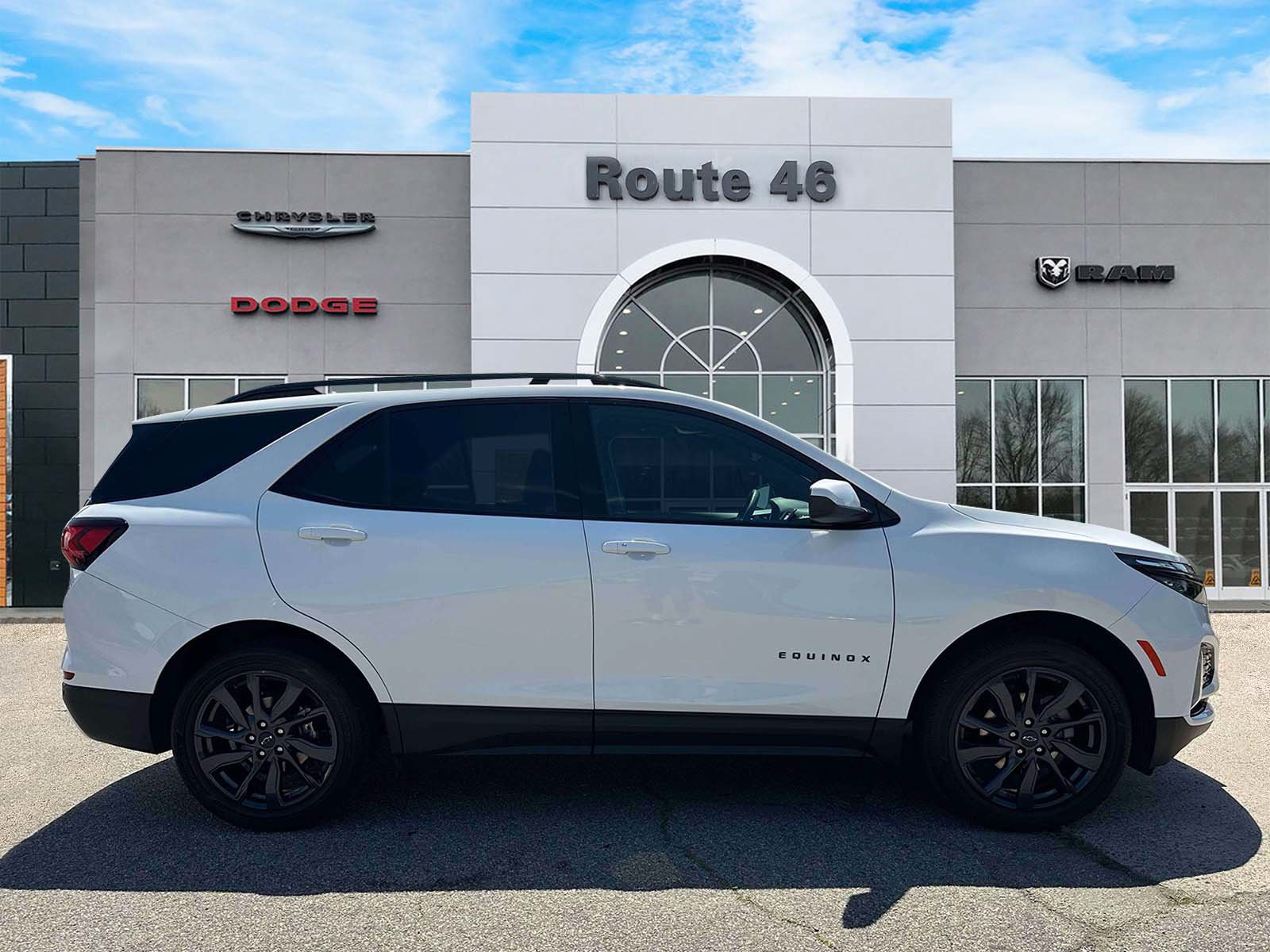 Used 2024 Chevrolet Equinox RS w/ LPO, Floor Liner Package AWD/4WD image 6