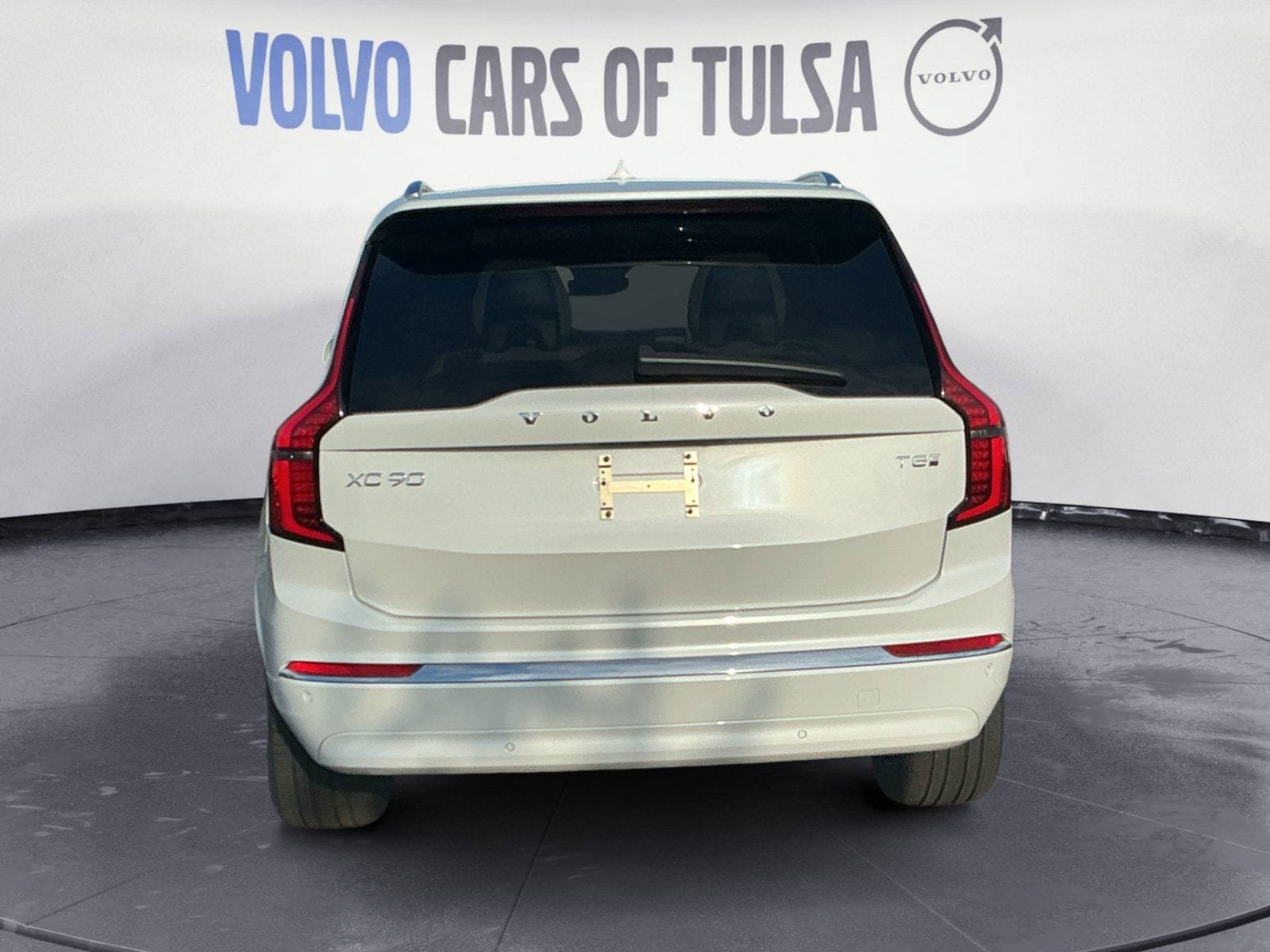 New 2026 Volvo XC90 T8 Plus AWD/4WD image 4