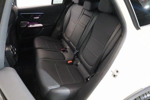 Used 2025 Mercedes-Benz GLC 300 4MATIC image 15