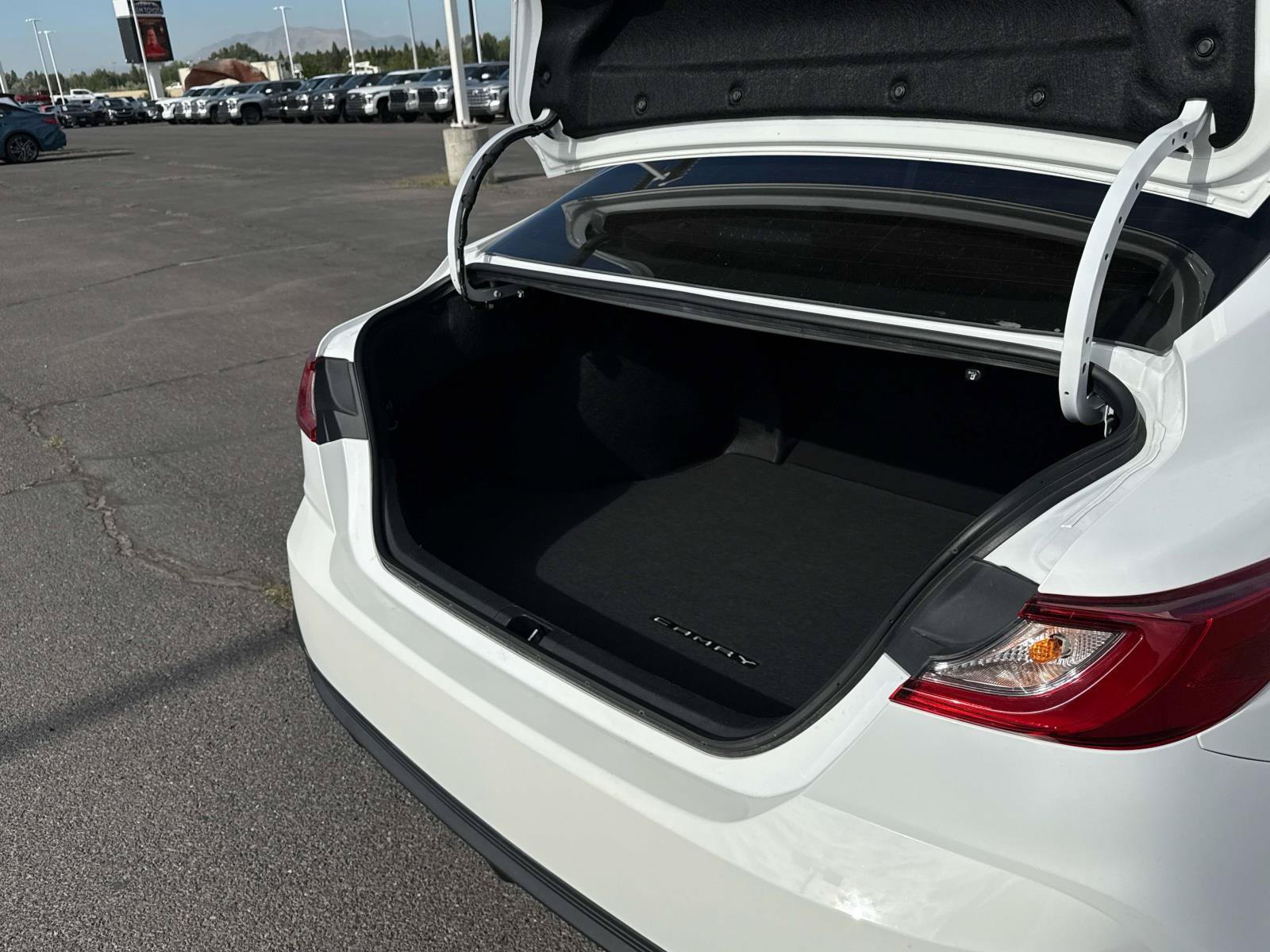 Used 2025 Toyota Camry SE w/ Multimedia Upgrade Package FWD image 15